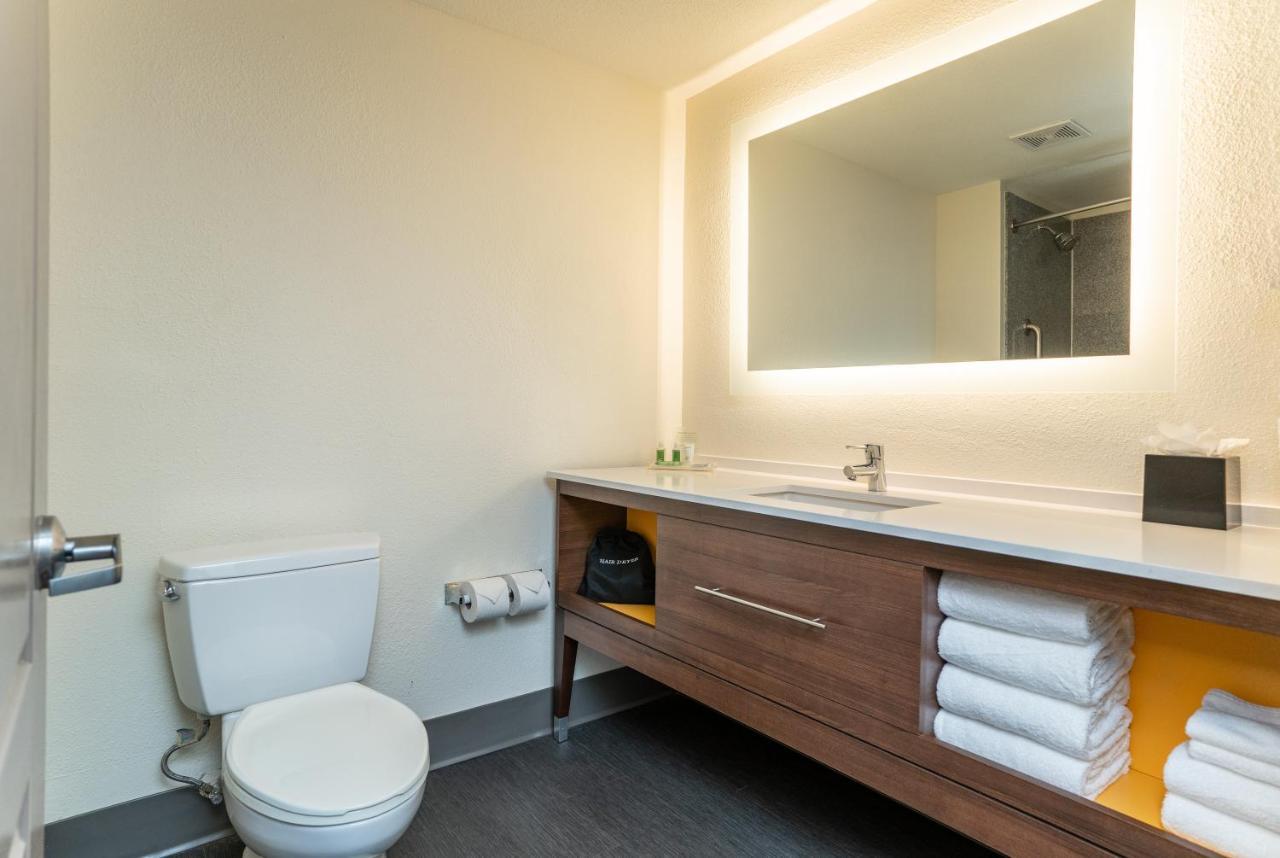 Holiday Inn Hotel & Suites Beaufort At Highway 21 By Ihg Buitenkant foto