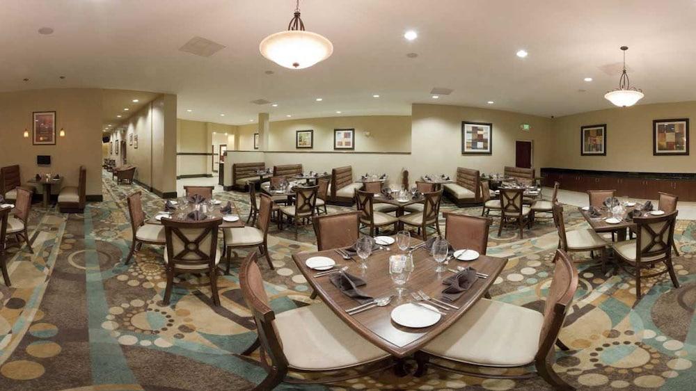 Holiday Inn Hotel & Suites Beaufort At Highway 21 By Ihg Buitenkant foto